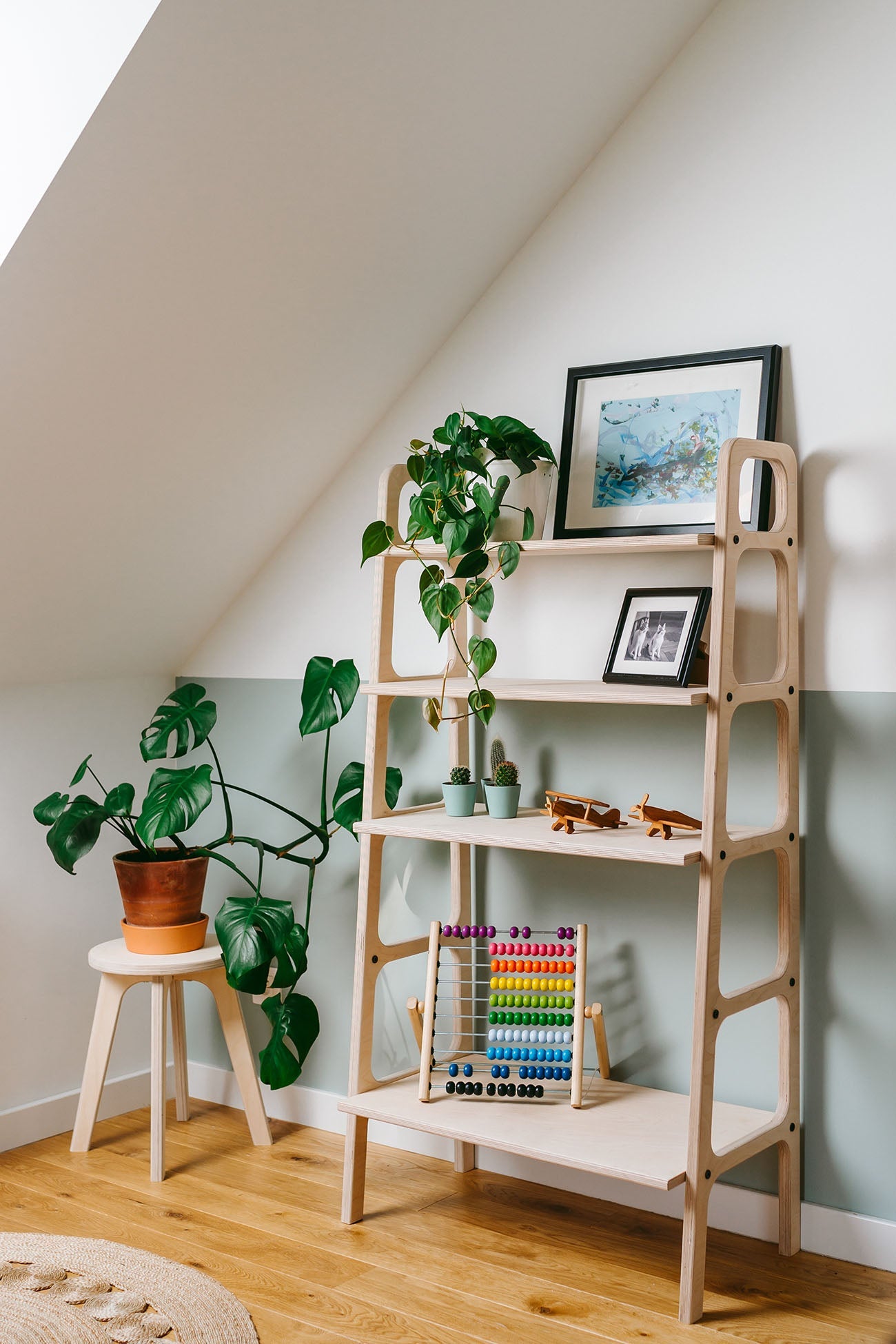 mid-century-modern-furniture-in-the-living-room